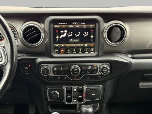 Used 2020 Jeep Gladiator Overland AWD/4WD image 18
