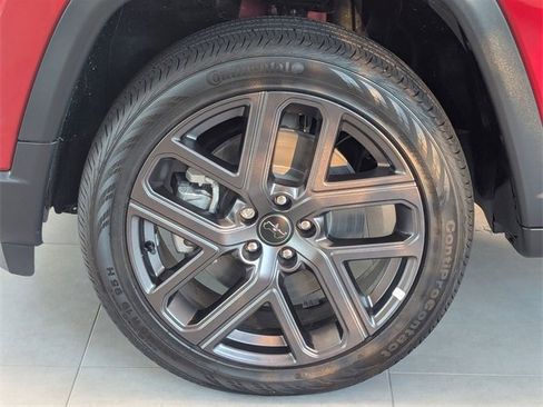 New 2025 Jeep Compass Limited w/ Sun & Sound Group image 9