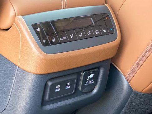 New 2026 Nissan Pathfinder Platinum AWD/4WD image 12