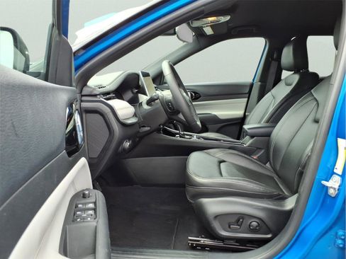 Used 2025 Jeep Compass Limited AWD/4WD image 15