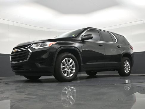 Used 2021 Chevrolet Traverse LS FWD image 24