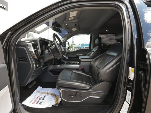 Used 2023 Ford F250 Lariat w/ Black Appearance Package AWD/4WD image 35