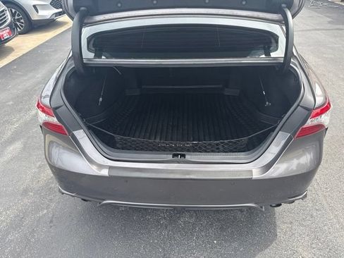 Used 2018 Toyota Camry XSE FWD image 17