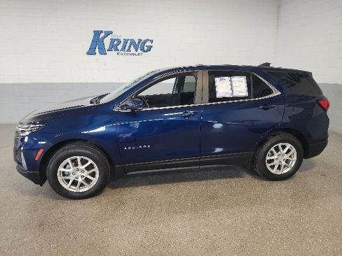 Used 2023 Chevrolet Equinox LT AWD/4WD image 2