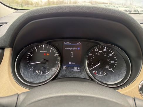 Used 2018 Nissan Rogue SV w/ Premium Package image 48