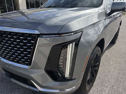 New 2026 Cadillac Escalade Luxury image 9