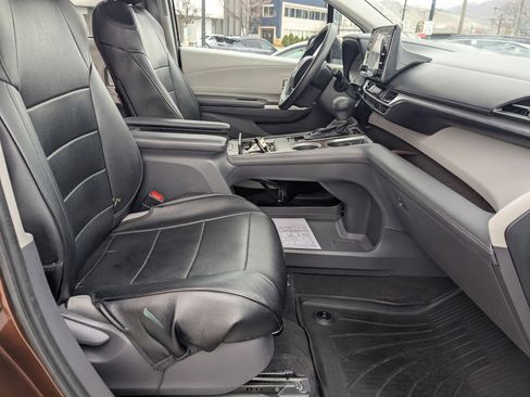 Used 2021 Toyota Sienna LE image 31