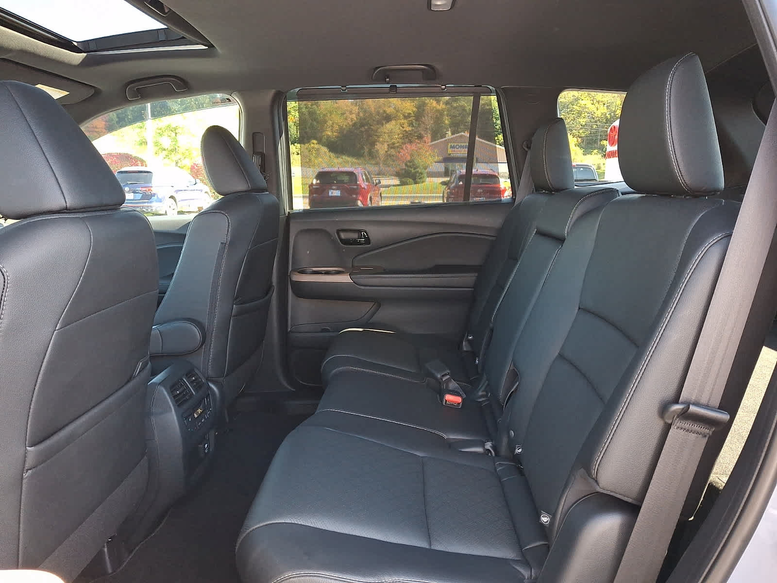 Used 2022 Honda Passport Elite image 11