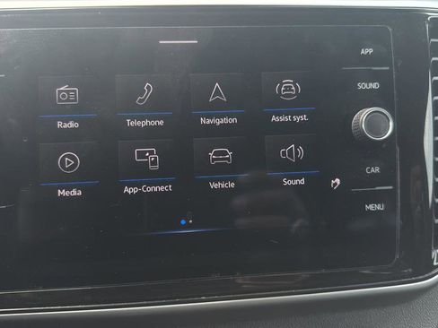 Used 2022 Volkswagen Atlas Cross Sport SE FWD image 12