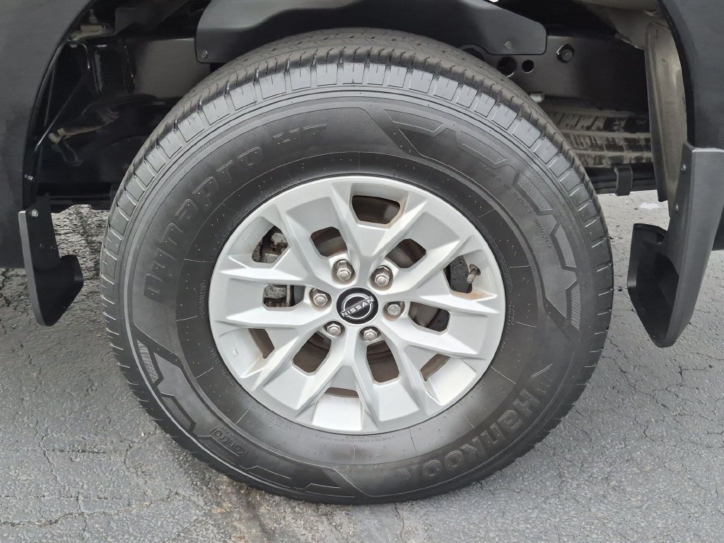 Used 2024 Nissan Frontier SV RWD image 9