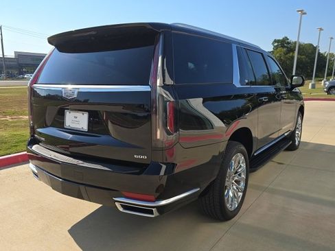 Used 2023 Cadillac Escalade ESV Premium Luxury w/ LPO, Radiant Package image 5