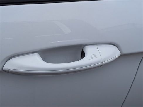 Used 2019 Ford Edge SE w/ SE Fleet Driver's Package image 5