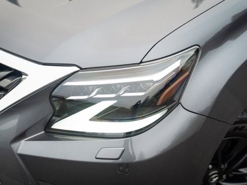 Used 2023 Lexus GX 460 Premium image 3