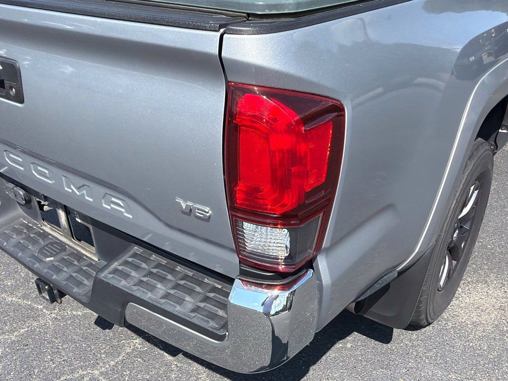 Used 2020 Toyota Tacoma SR5 AWD/4WD image 28