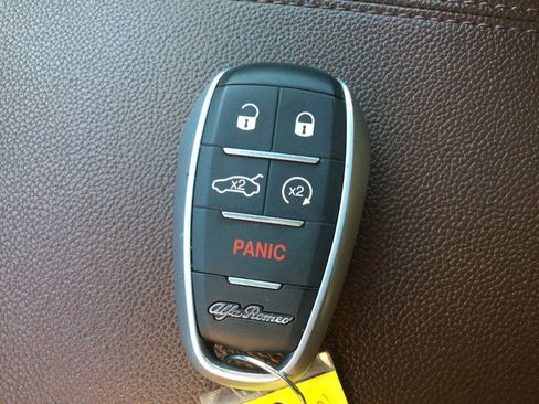 Used 2019 Alfa Romeo Stelvio Ti Sport w/ Quick Order Package 22S Sport image 18