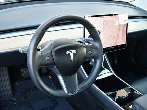 Used 2018 Tesla Model 3 Mid Range image 38