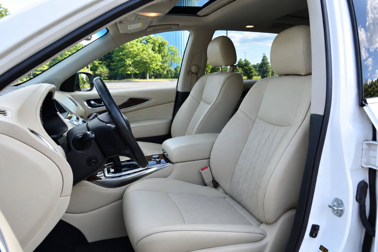 Used 2019 INFINITI QX60 Luxe w/ Sensory Package AWD/4WD image 10