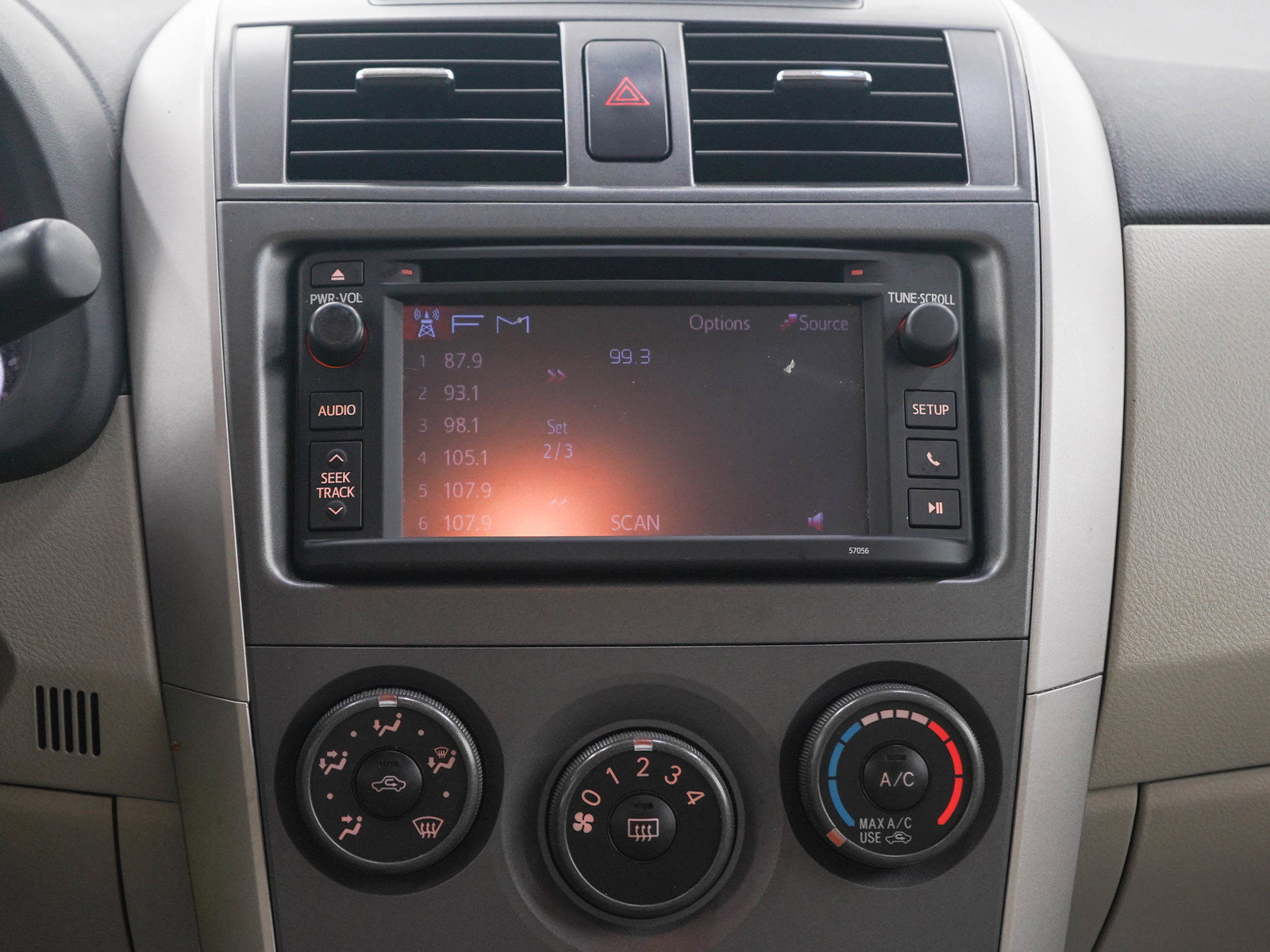 Used 2013 Toyota Corolla LE FWD image 16