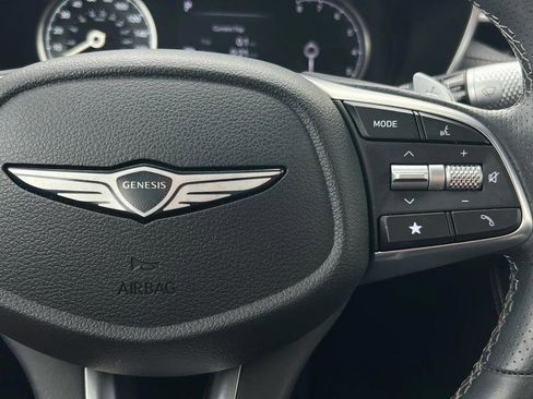 Used 2025 Genesis G70 2.5T RWD image 21