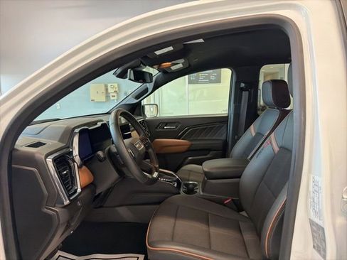 Used 2024 GMC Canyon AT4 w/ Canyon Safety Plus Package AWD/4WD image 12