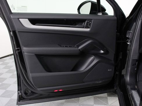New 2026 Porsche Cayenne image 20