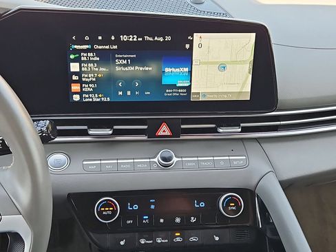 Used 2025 Hyundai Elantra SEL FWD image 19
