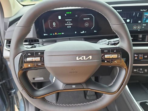 New 2027 Kia Carnival SX Prestige FWD image 32