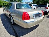 Used 2011 Lincoln Town Car Signature Limited image 5