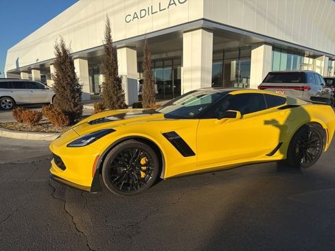 Used 2016 Chevrolet Corvette Z06 w/ 3LZ Preferred Equipment Group image 3