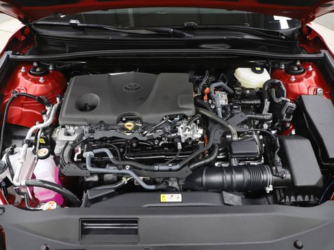 Used 2025 Toyota Camry SE w/ Convenience Package image 29