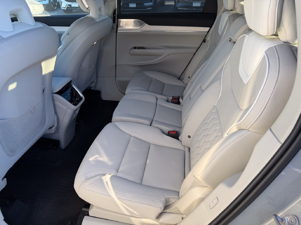 Certified 2025 Volvo EX90 Ultra AWD/4WD image 22