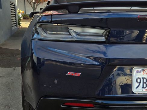 Used 2016 Chevrolet Camaro SS image 9