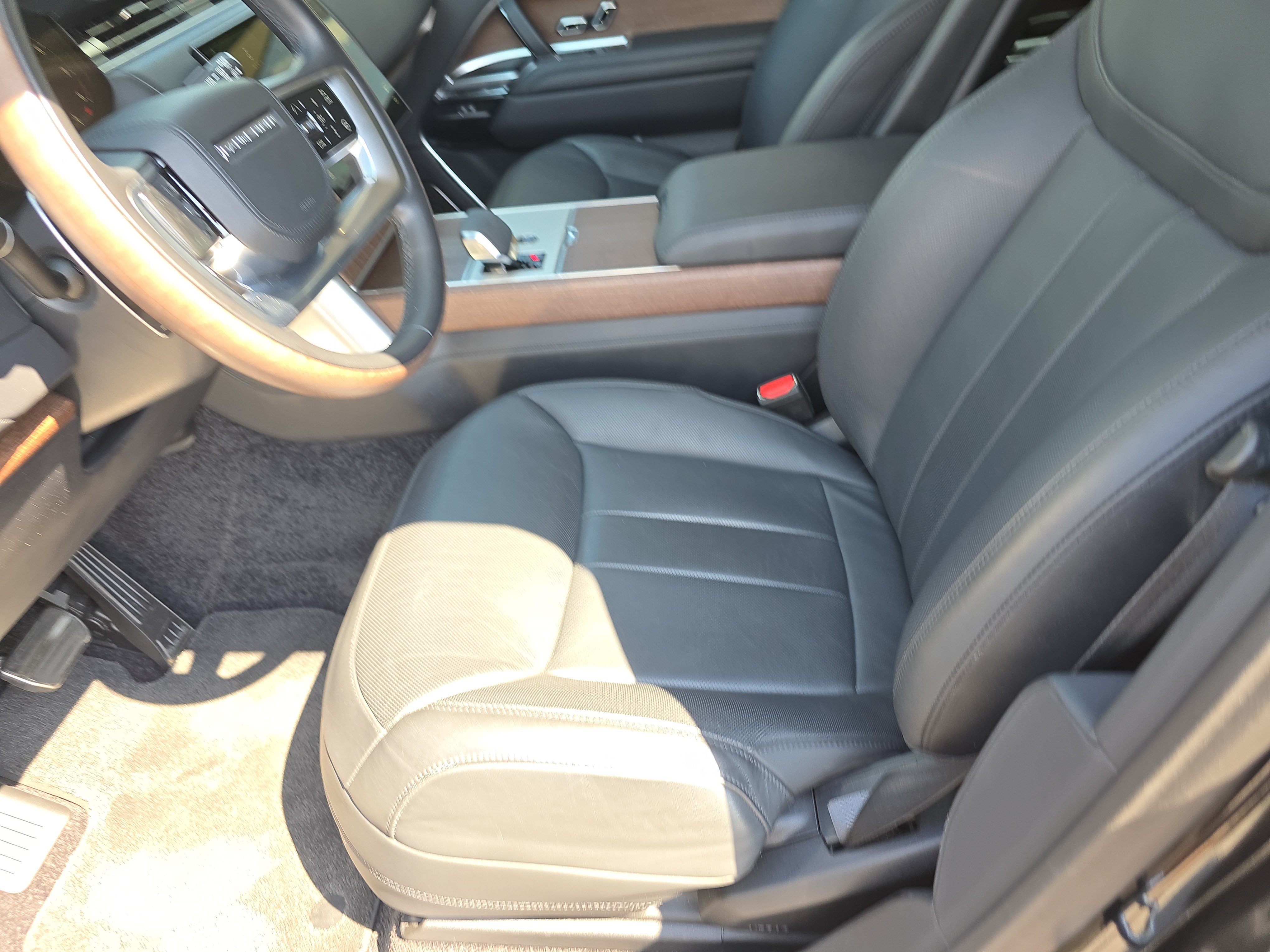 Certified 2024 Land Rover Range Rover Autobiography AWD/4WD image 22