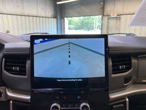 Used 2023 Ford Expedition XLT RWD image 43