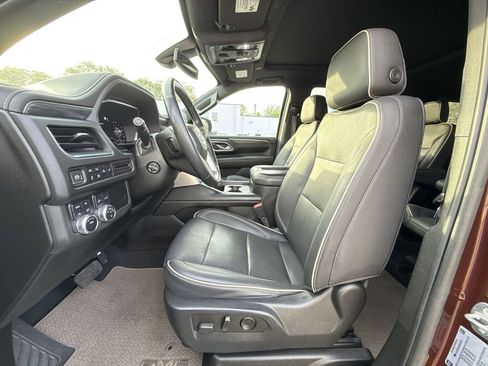 Used 2022 GMC Yukon SLT w/ SLT Luxury Package AWD/4WD image 13