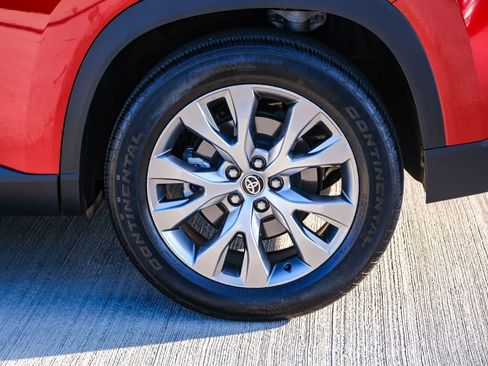 Certified 2024 Toyota Grand Highlander FWD image 9