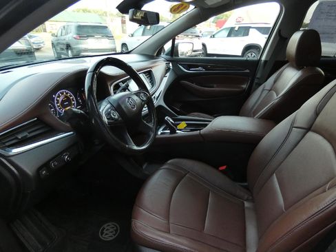 Used 2018 Buick Enclave Avenir w/ Avenir Technology Package image 12