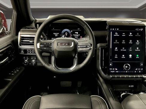 Used 2025 GMC Yukon Elevation w/ LPO, Elevation Black Package AWD/4WD image 8