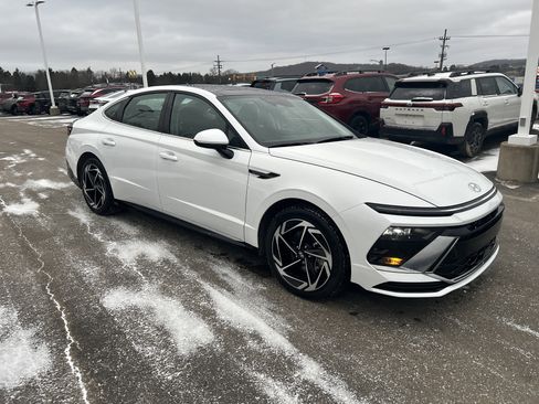 Used 2024 Hyundai Sonata SEL w/ Convenience Package image 2