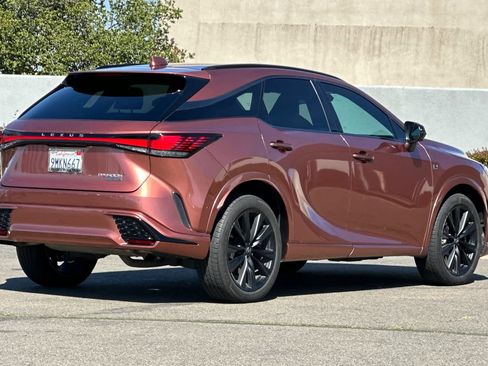 Used 2024 Lexus RX 500h F Sport w/ Convenience Package image 2