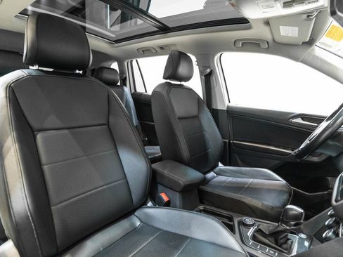 Used 2018 Volkswagen Tiguan SEL w/ 3rd Row Seat Package AWD/4WD image 15