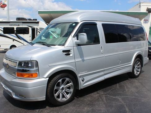 Used 2016 Chevrolet Express 2500 RWD image 6