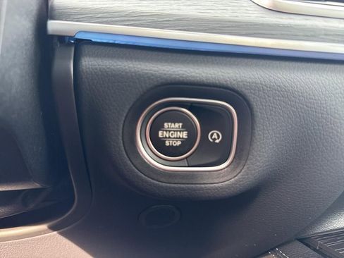 Used 2026 Mercedes-Benz GLS 450 4MATIC image 24