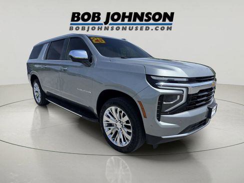 Used 2025 Chevrolet Suburban LS AWD/4WD image 3