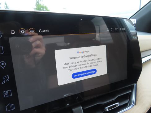 New 2025 Chevrolet Equinox ACTIV w/ Safety and Technology Package image 24