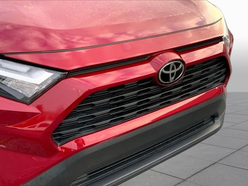 Used 2024 Toyota RAV4 XLE w/ Convenience Package FWD image 29