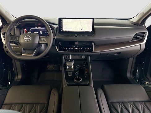 New 2026 Nissan Rogue Platinum image 3