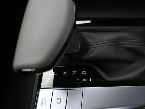 Used 2025 Hyundai Elantra Sport image 17