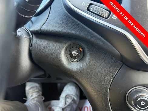 Used 2019 Jeep Cherokee Trailhawk image 29