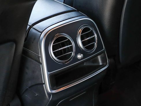 Used 2019 Mercedes-Benz S 560 Sedan image 24